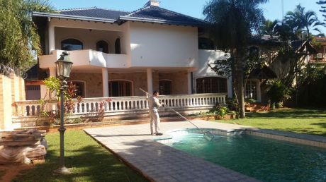 Amplia Residencia Zona Shopping Del Sol