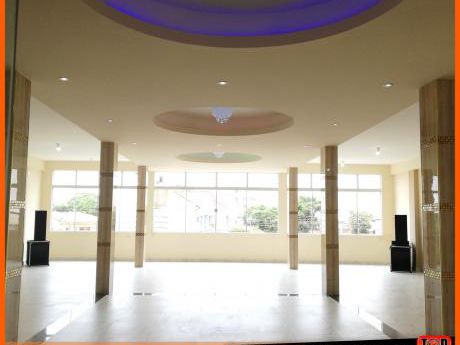 Salón En Alquiler