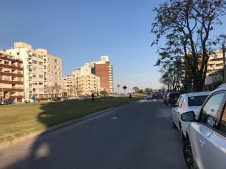 Venta Apto Malvin 2 Dorm, 2 Baños, Garage. Impecable