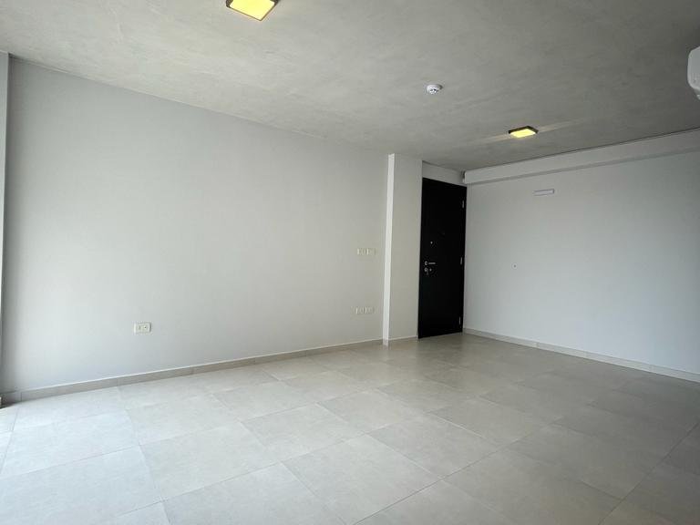 ALQUILO DEPARTAMENTO 2 DORM EN MCAL. JOSE FELIX ESTIGARRIBIA — foto 2