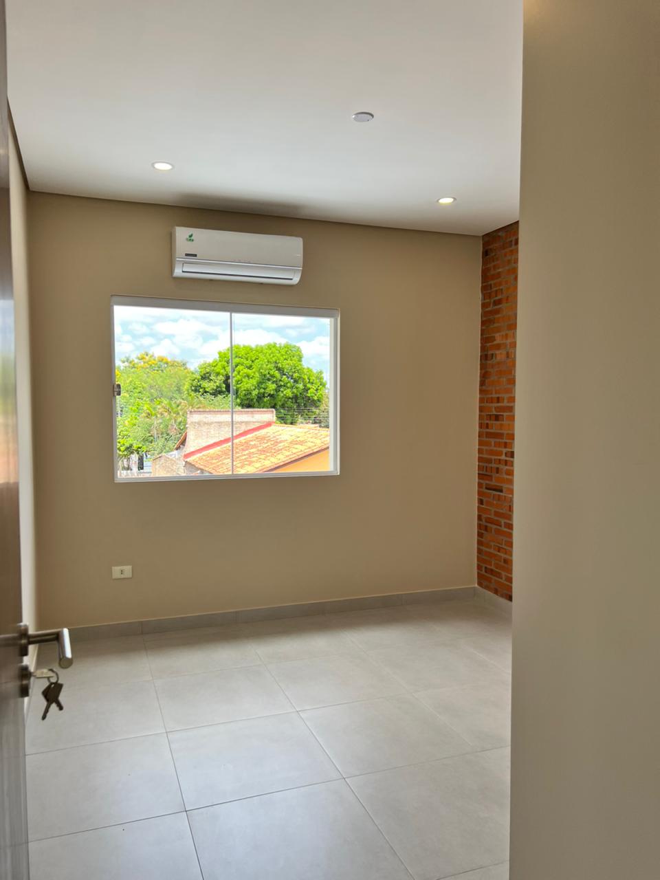 ALQUILO DÚPLEX EN LUQUE JARDIN DE ORO — foto 3