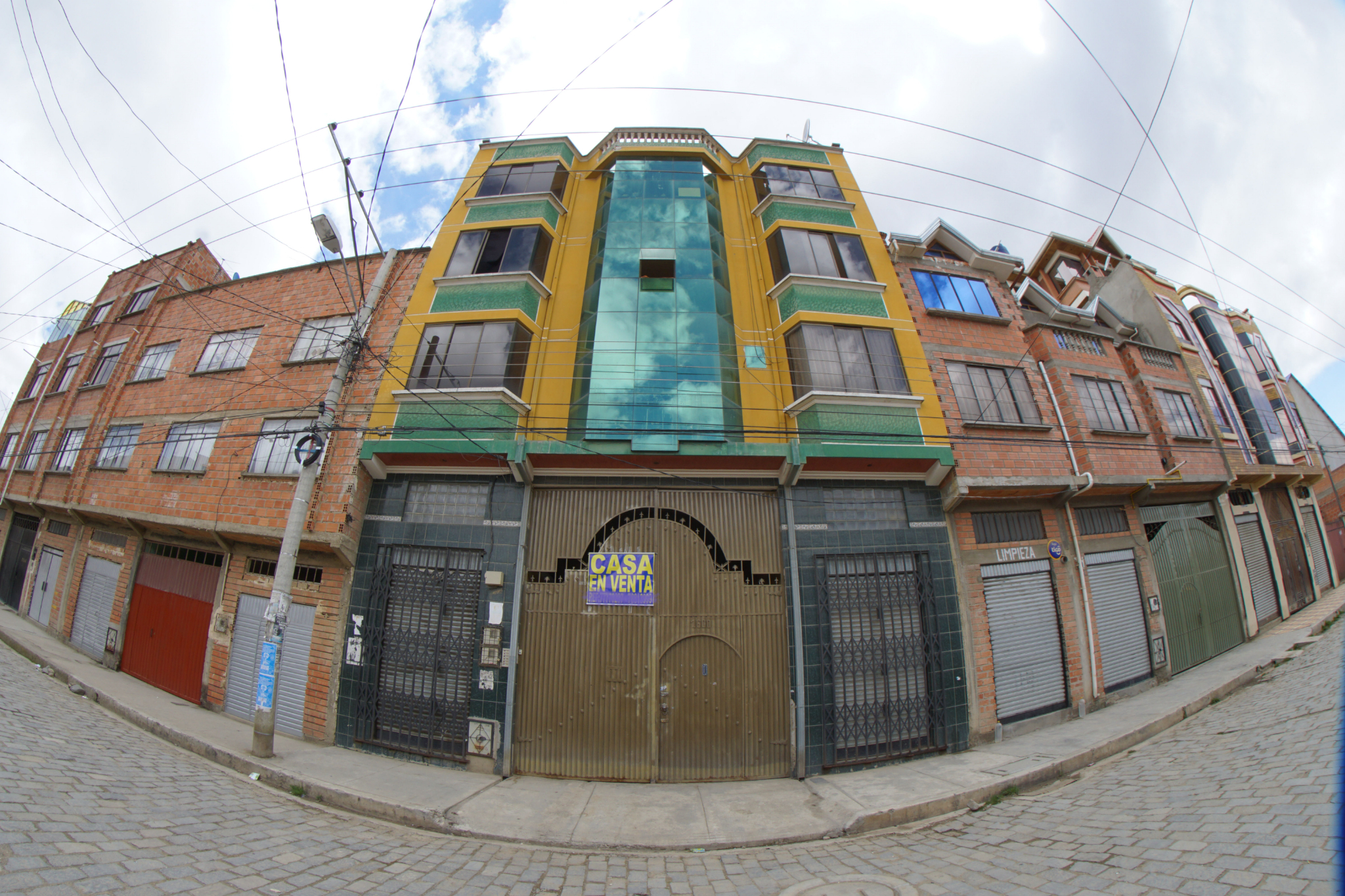 En El Alto: Casa + Terreno Para Inversión/negocio/fábrica Y Vivienda