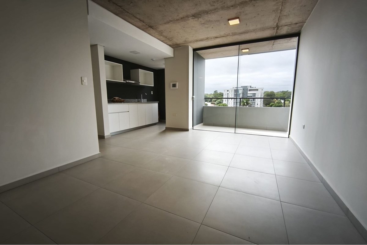 Alquiler de departamento con dos habitaciones en Luque — foto 3