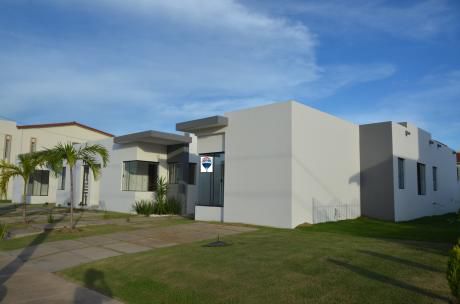Casa En Venta En El Urubo.