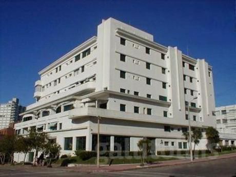 Apartamento En Península, Punta Del Este. Media Cuadra De La Mansa