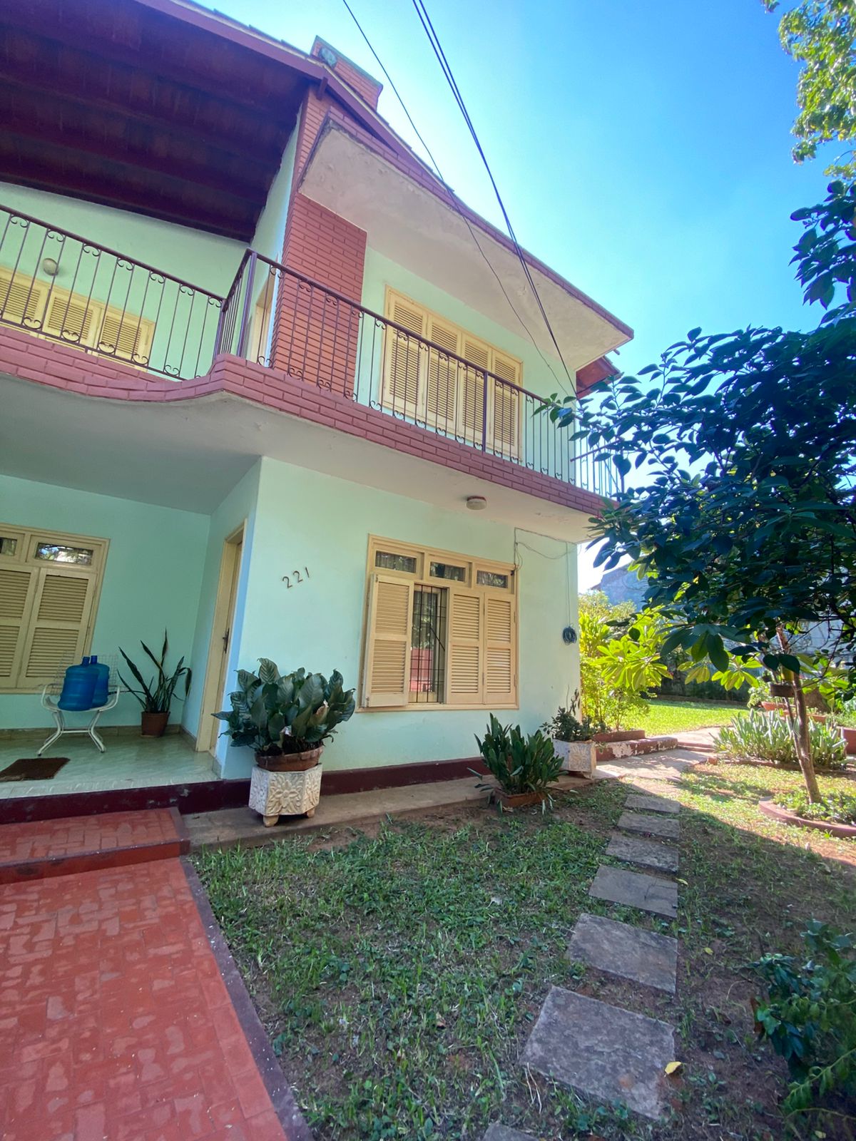ALQUILO AMPLIA CASA PARA VIVIENDA U OFICINA ZONA EJE CORPORATIVO — foto 2