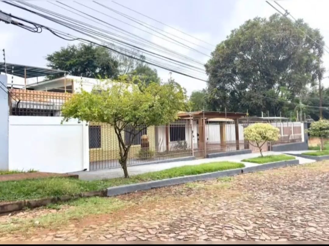 VENDO CASA SEMIAMOBLADA EN CIUDAD DEL ESTE — foto 2