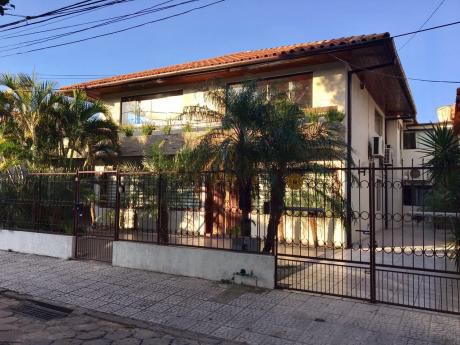 Casa En Venta Calle Charcas Entre 1er Y 2do Anillo