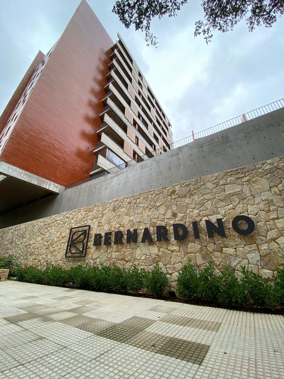 Alquilo departamento de 2D Amoblado edificio robellini — foto 2