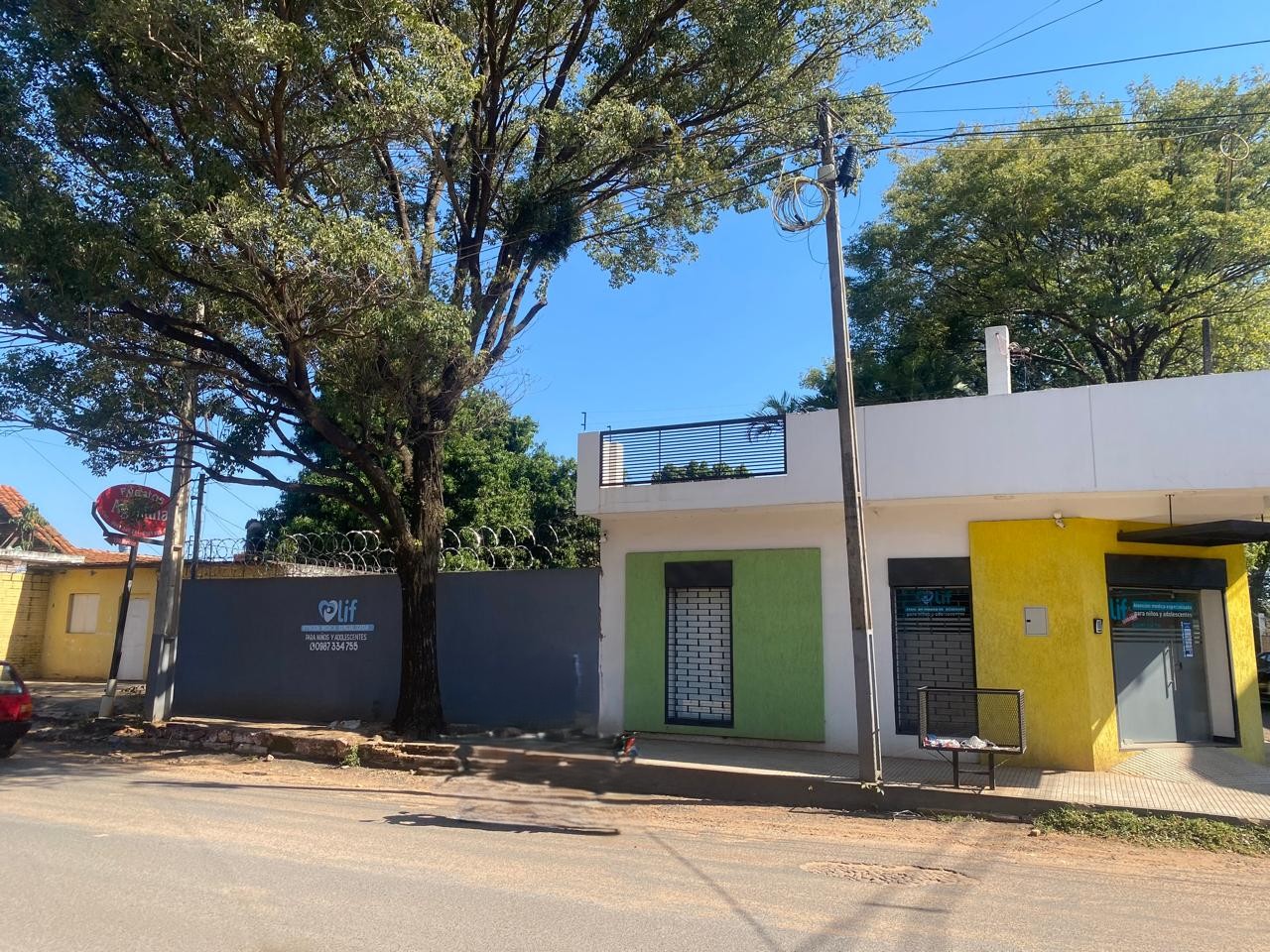 ALQUILER DE CONSULTORIO U OFICINA EN ESQUINA — foto 2