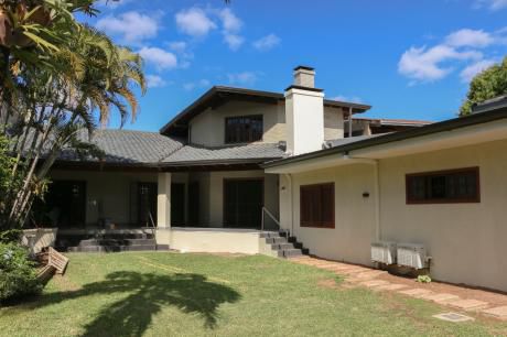 Alquilo Hermosa Casa Remodelada