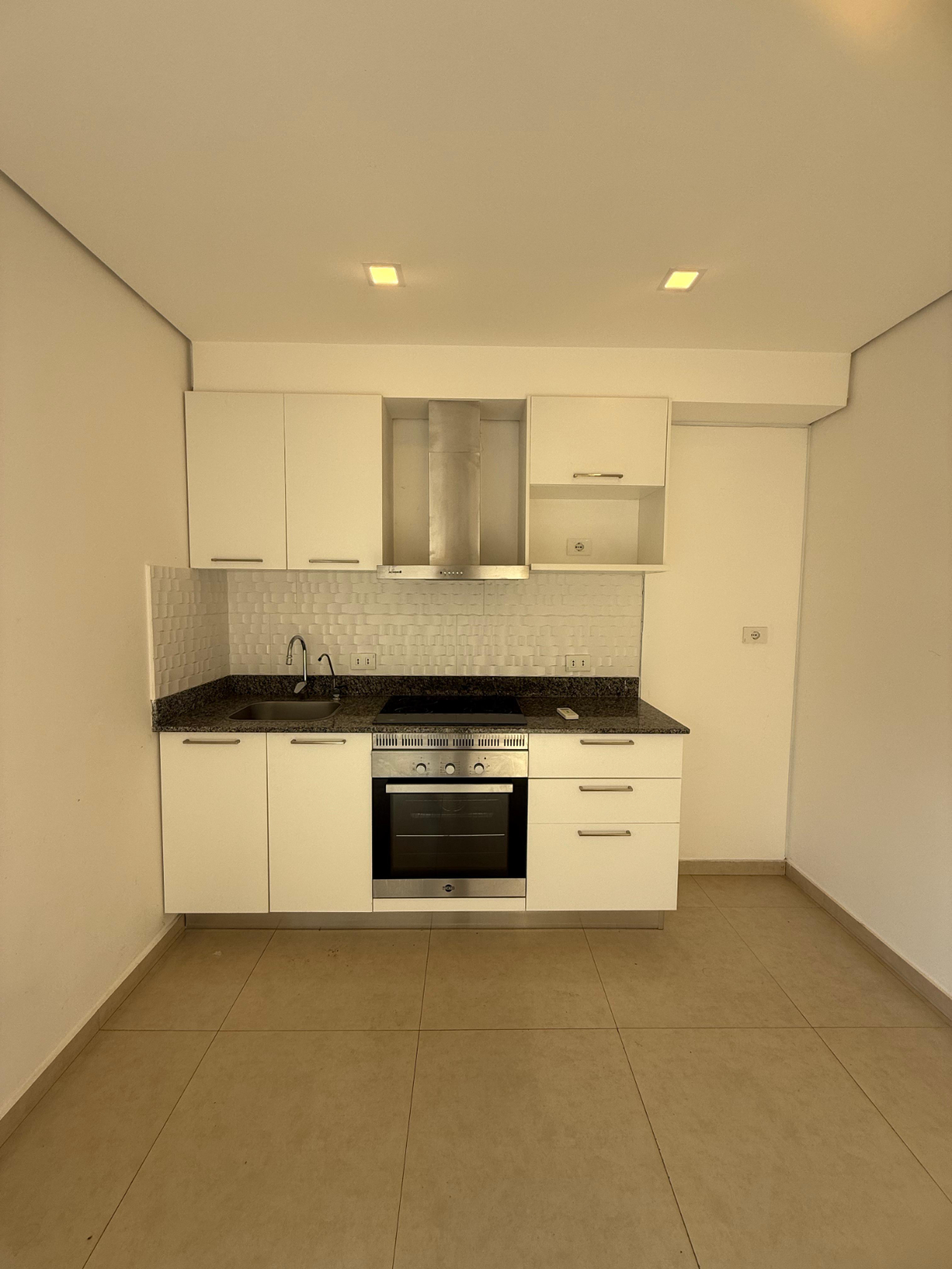 ALQUILO DÚPLEX EN LUQUE – 2 DORMITORIOS EN SUITE EN BARRIO CERRADO — foto 2