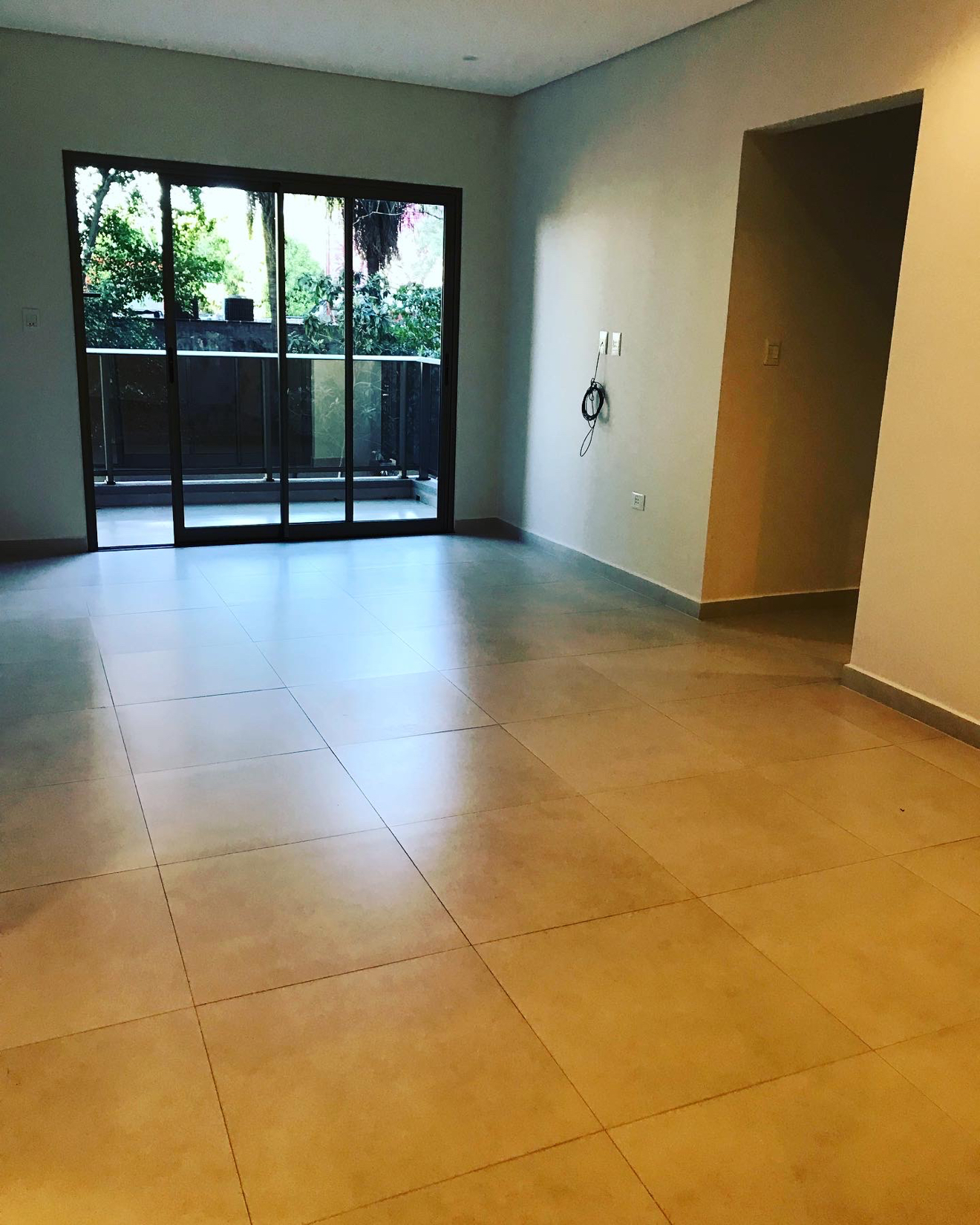 Alquilo departamento en Santa Librada  Avda Perón — foto 2