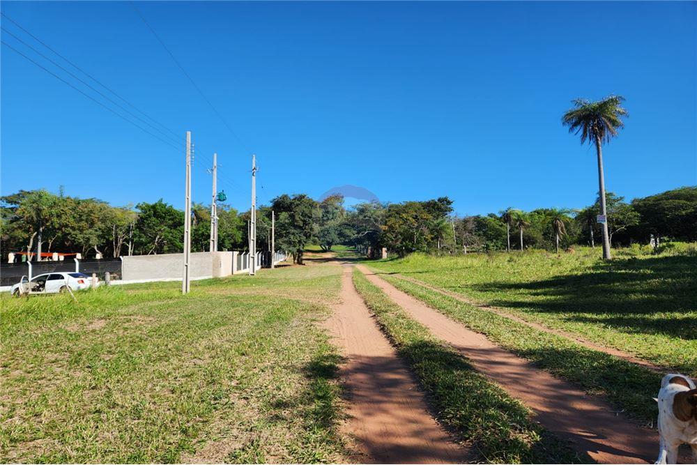 Terreno en Esquina de 4.000 m² (4 Lotes) en Urbanización Belvedere III, Atyrá — foto 2