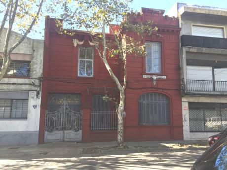 Burgues Y Bvar Artigas - Gran Casona Para CLínica, Instituto Enseñanza, Etc