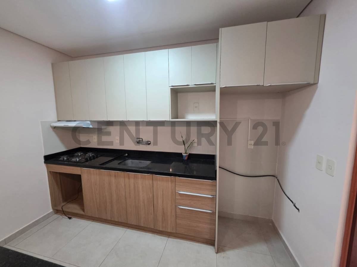Departamento Amplio en Alquiler en Lambaré | Excelente Ubicación. — foto 2