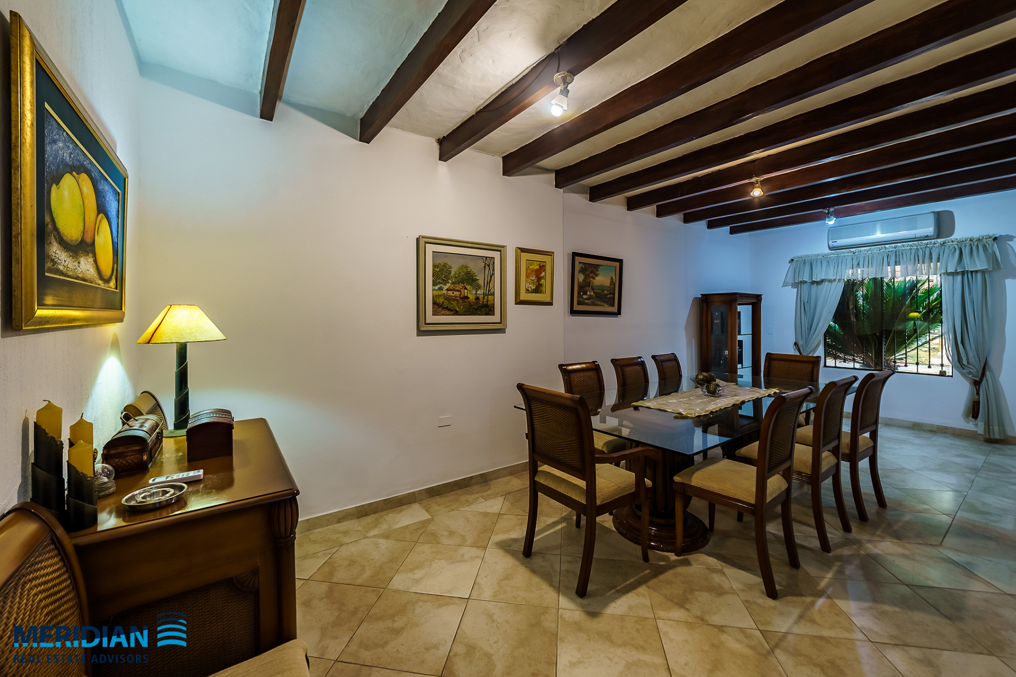 CASA EN VENTA DE 4 DORMITORIOS EN BARRIO SAN JORGE, ZONA RESIDENCIAL — foto 3