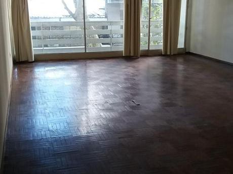 Apartamento En Pleno Centro Muy Comodo Con Garage