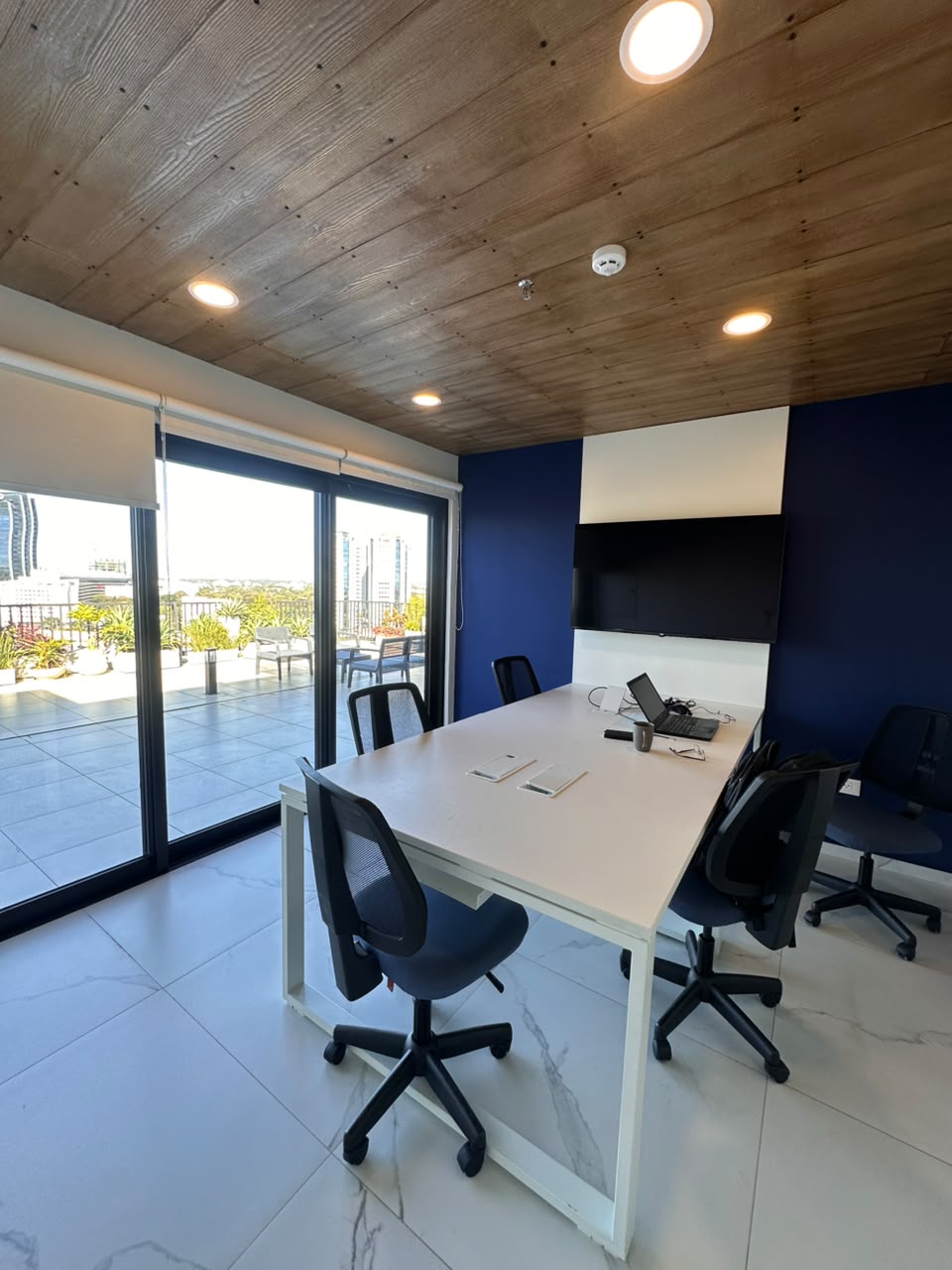 DEPARTAMENTO AMOBLADO EN VENTA A SOLO 150 METROS DEL SHOPPING DEL SOL — foto 3