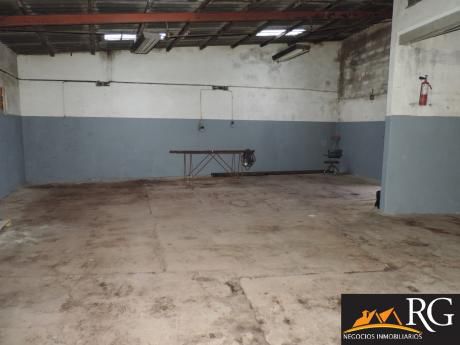 Gran Depósito De 120 M2 A 2 Cuadras De Av. Italia !