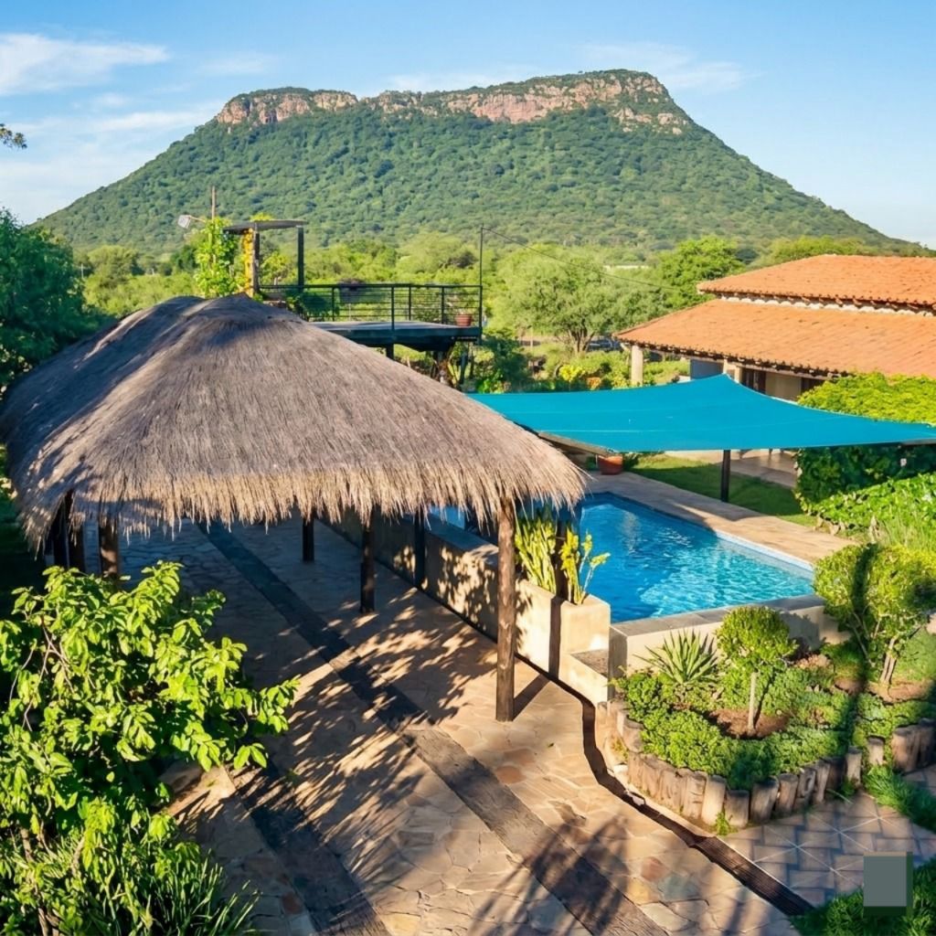Casa Quinta En Venta En Paraguarí | 1.102 M², Piscina Y Mirador