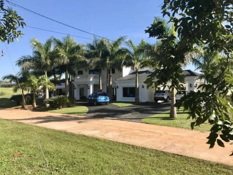 Barrio Cerrado/ Country Montesol