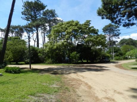 Venta De Casa En Piriapolis, Barrio Country.