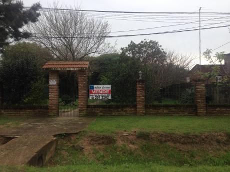 Muy Buen Terreno Con Construcciones Prox A Rabla. Parada 25 Solymar