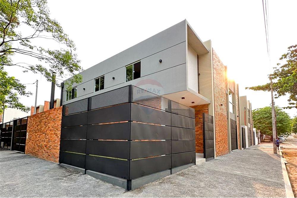 DUPLEX DE 3 HABITACIONES Y SERVICIO