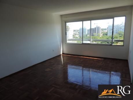 Hermoso Apartamento Reciclado A Nuevo En Malvin