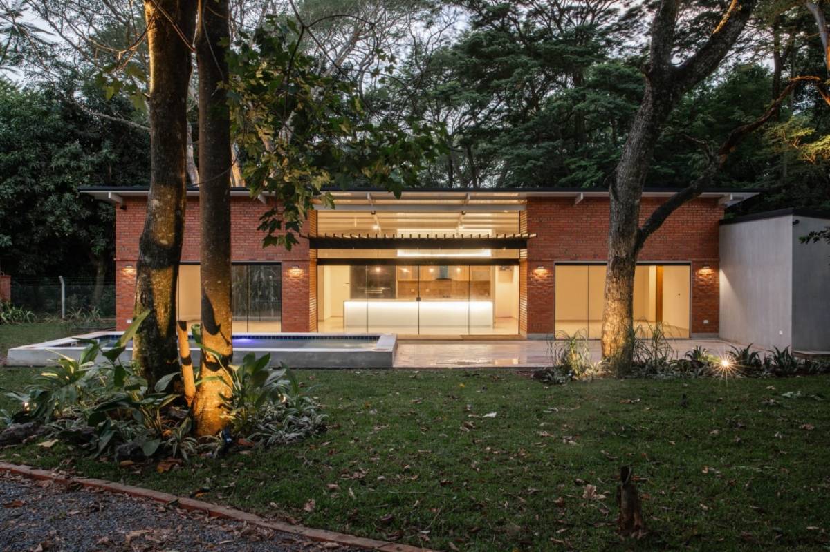 Amplia casa a estrenar en terreno de 1.894 m² | San Bernardi — foto 2