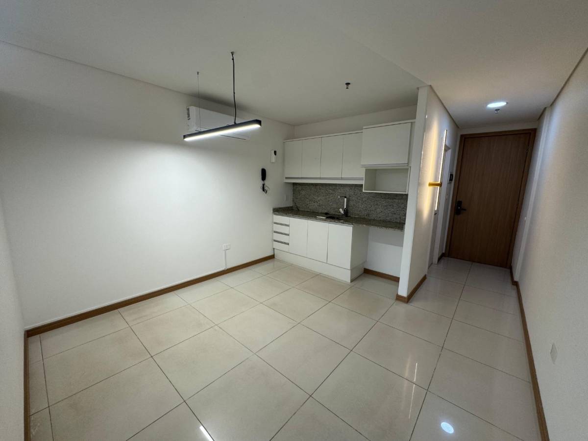 Oficina 43 m² sobre Av. Aviadores | Salvador del Mundo — foto 2