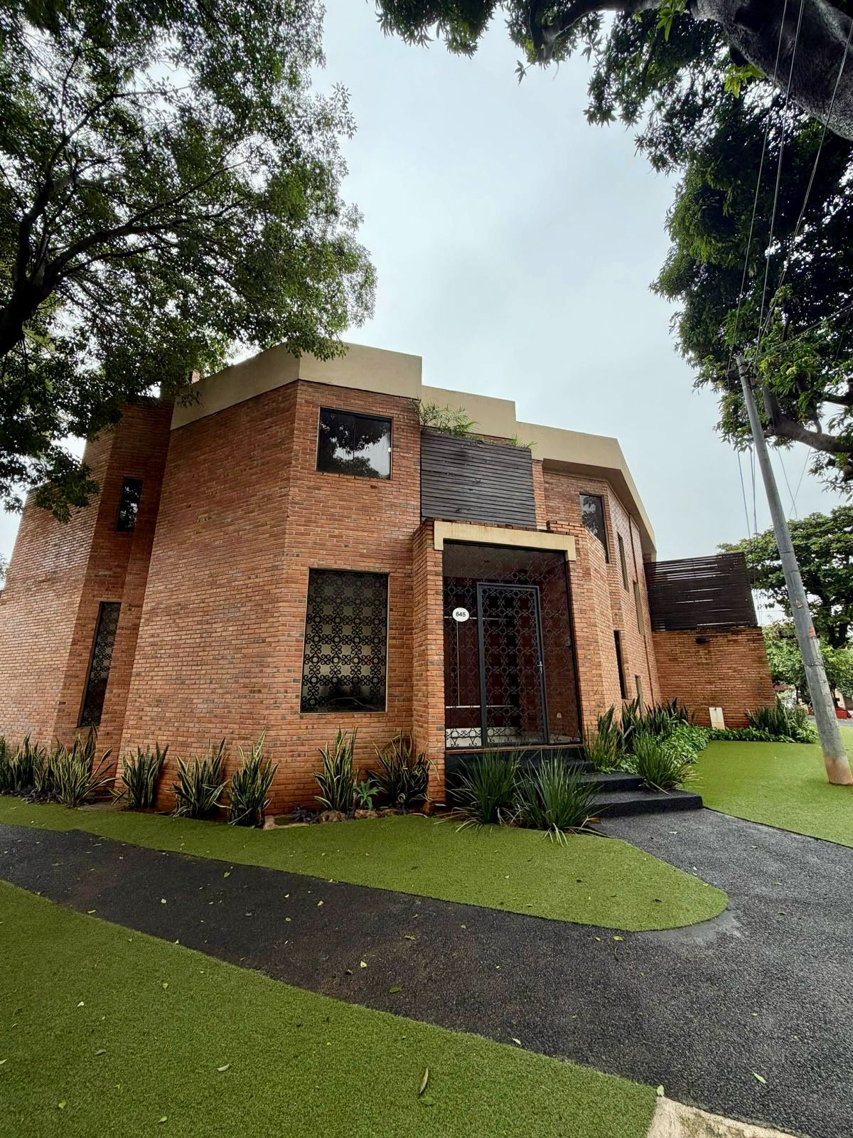 CASA EN ALQUILER — 4 DORMITORIOS EN SUITE EN BARRIO VILLA AURELIA — foto 3