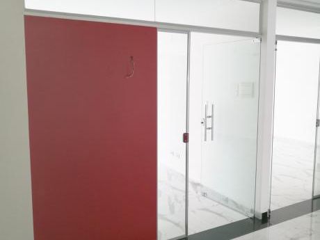Av. Irala Oficina En Venta
