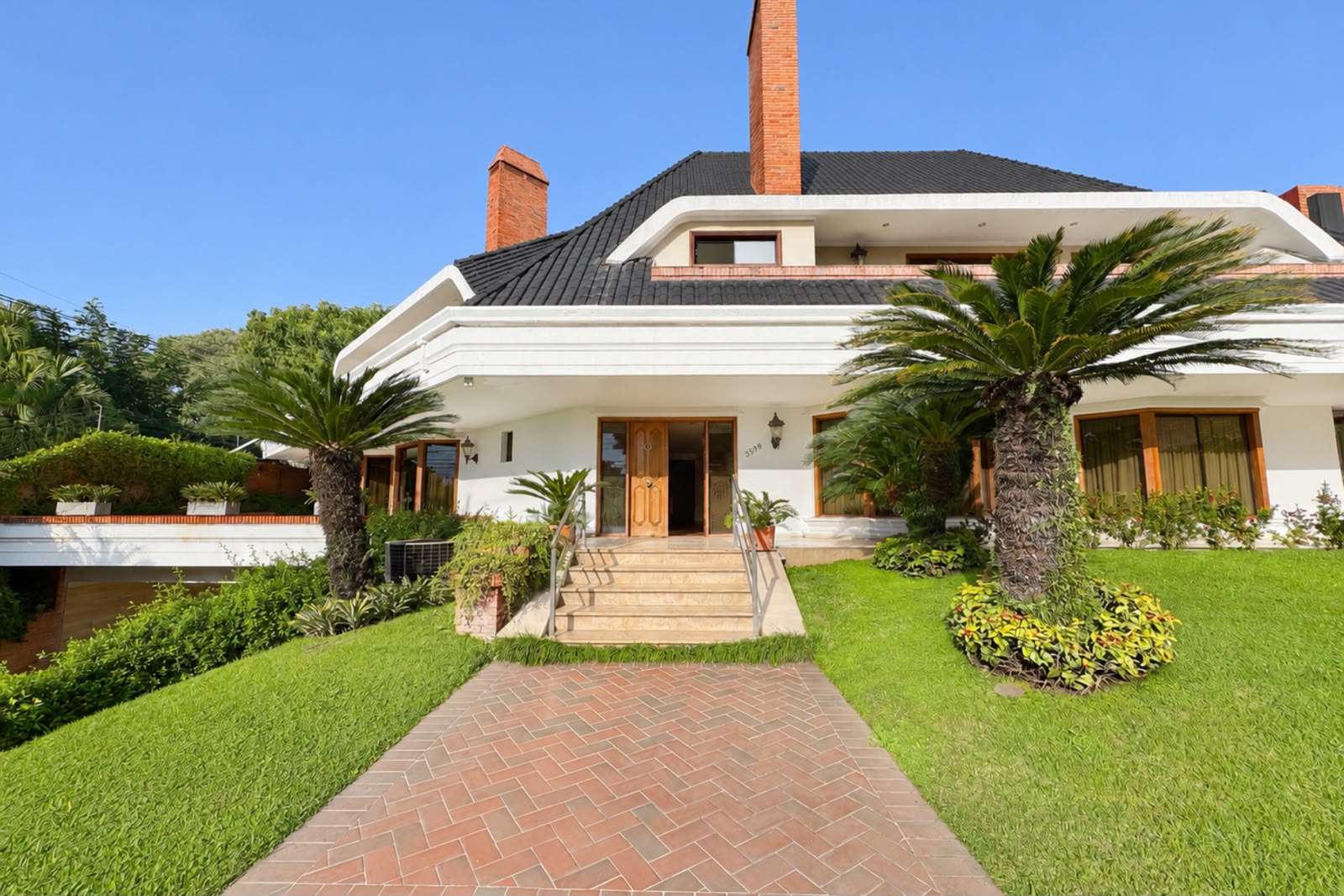 EN VENTA. RESIDENCIA EXCLUSIVA EN ASUNCION - foto 1