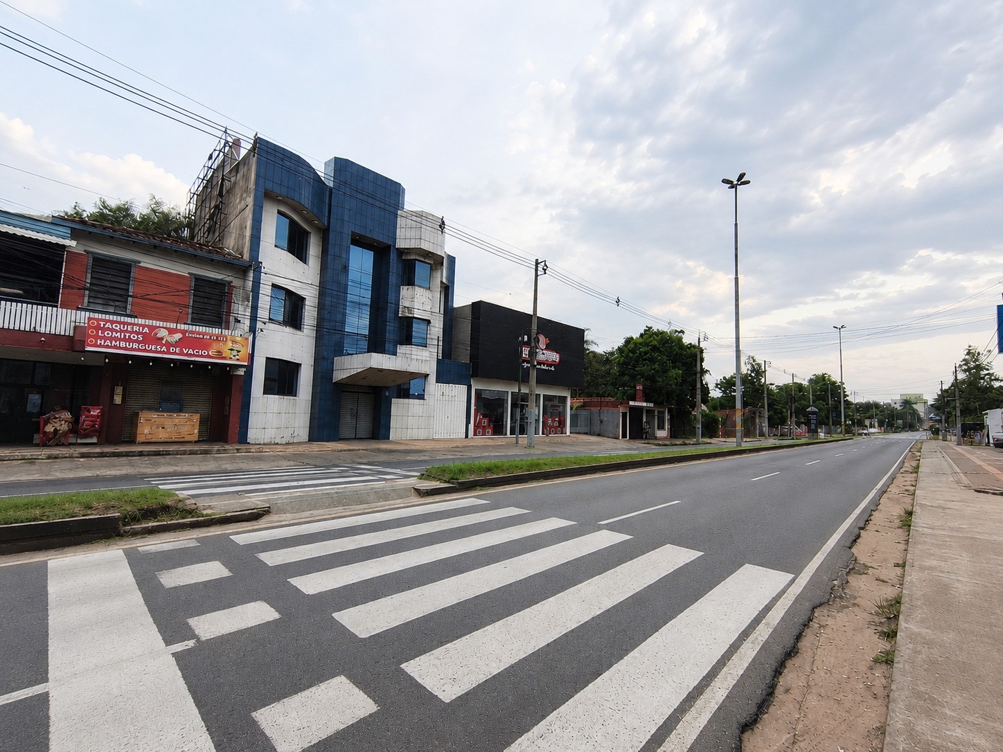 Edificio en alquiler centro de luque — foto 2