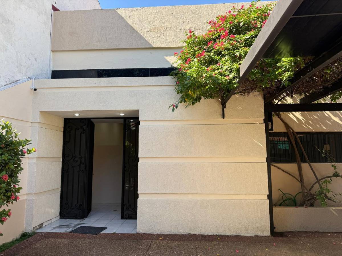¡Residencia en alquiler en zona Recoleta – Asunción
