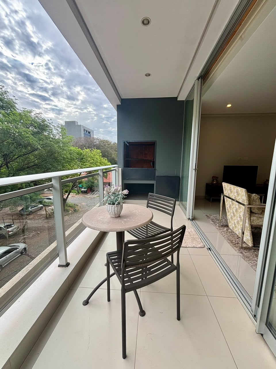 Departamento en alquiler en Villa Morra, Asunción — foto 2