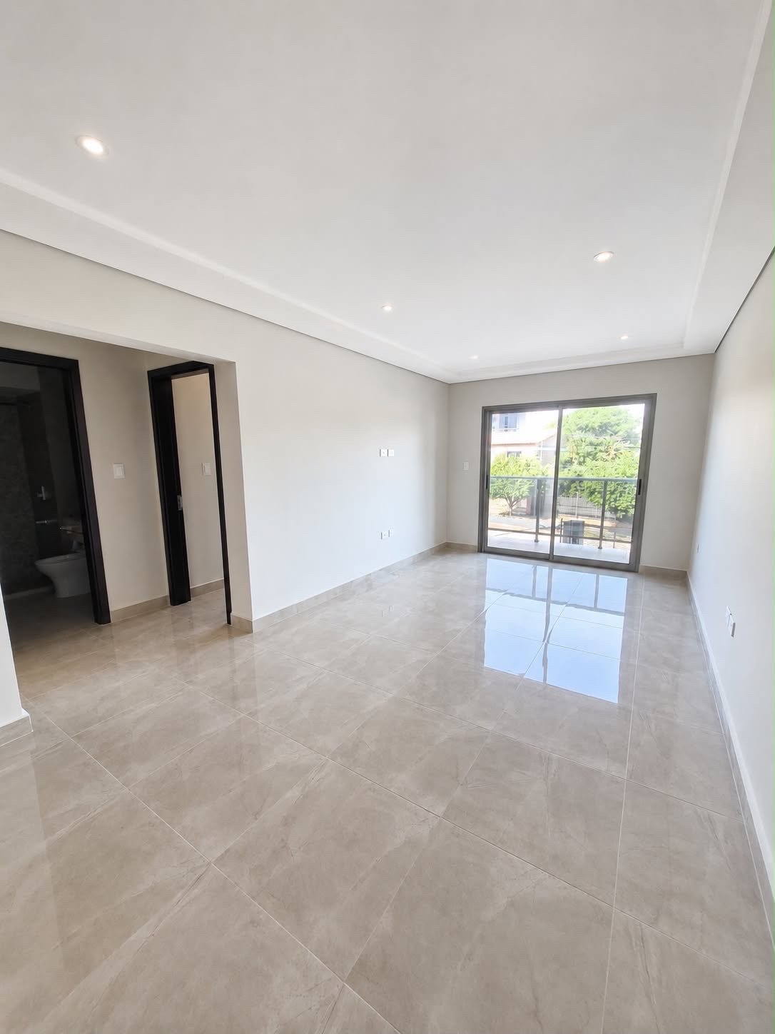 Alquiler Depto De 2 Dorm & 2 Baños - Zona Conmebol(Luque) — Foto 2