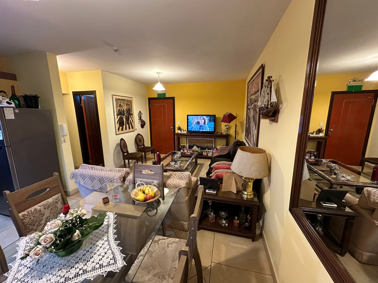 Vendo Depto De 2 Dormitorios + Area De Servicio En Villa Morra!! — foto 2