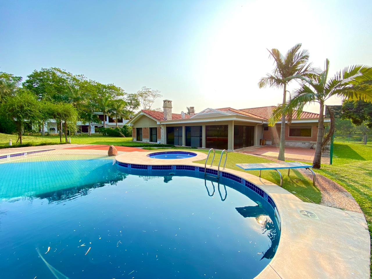 Casa en alquiler en Lambaré