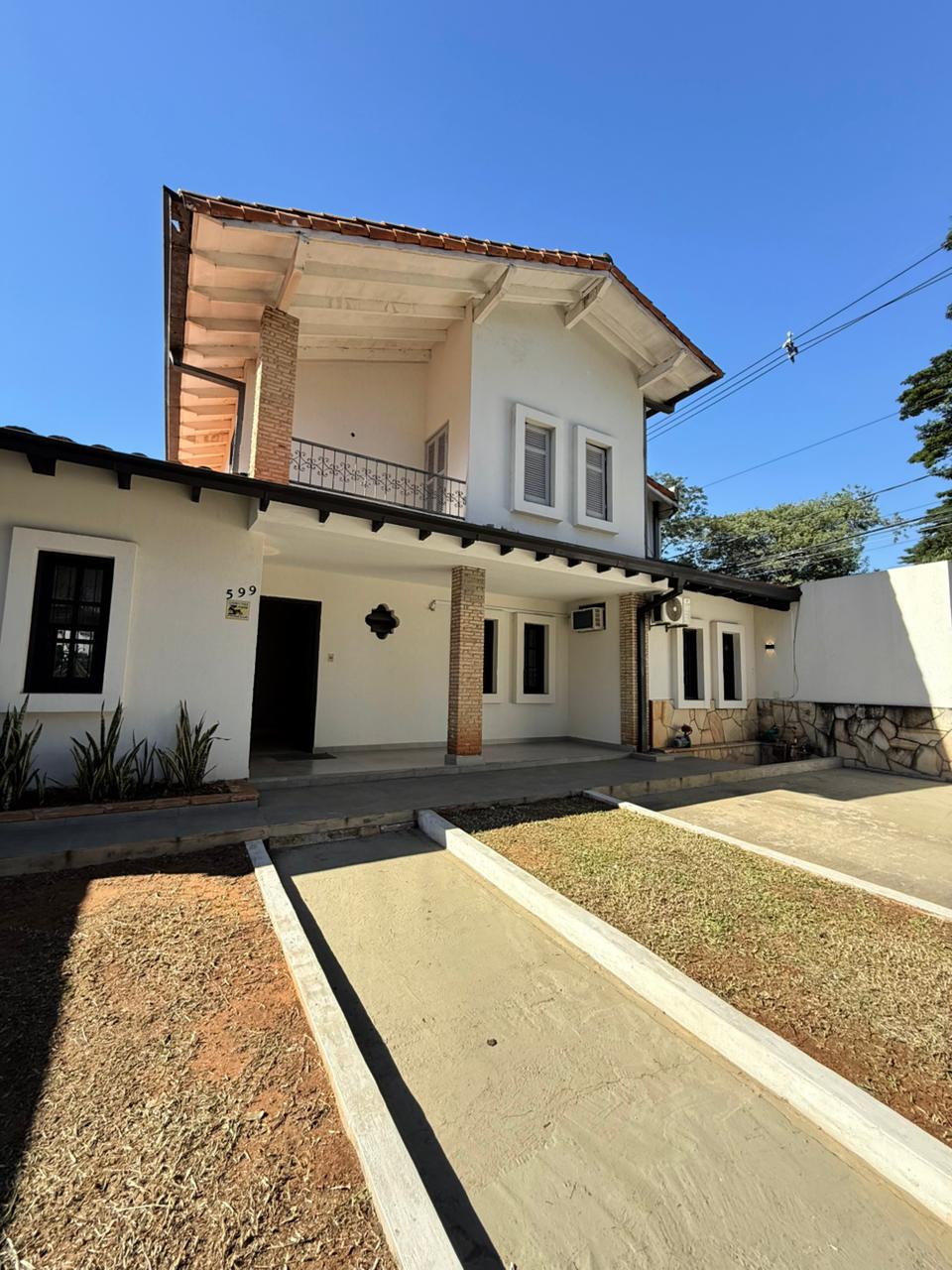 Casa en alquiler en Villa Morra