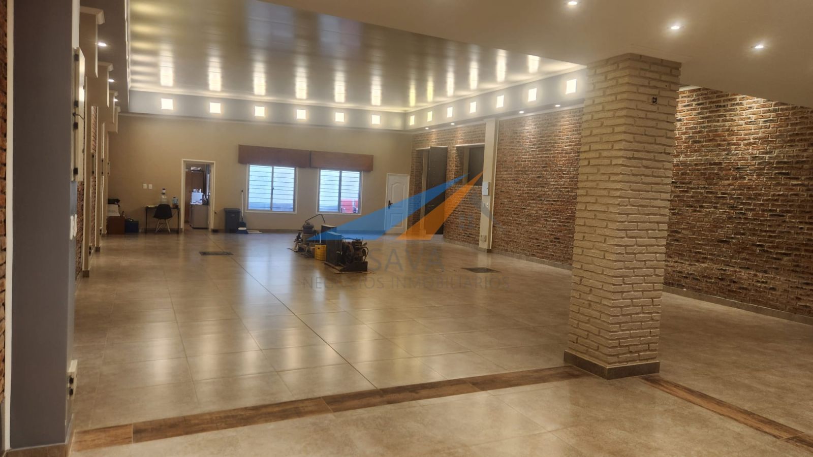 Alquiler Local Comercial Brazo Oriental! 700 M². 2 Plantas! Ideal Salón de Fiestas y Eventos!