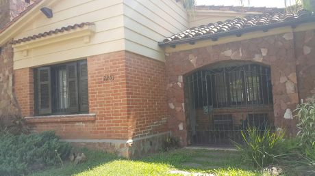 Alquilo Casa Ideal Para Oficina O Consultorio!