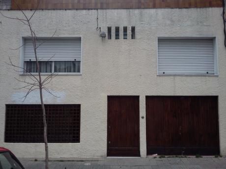 Casa 4 Dormitorios En 2 Plantas. A Pasos Del Parque Rodo