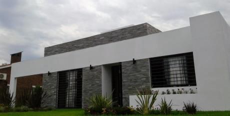 Venta Casa A Estrenar Pinamar 2 Dormitorios 170000