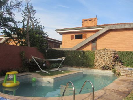 Vendo V-028 Casa - Barrio Los Laureles/asunción