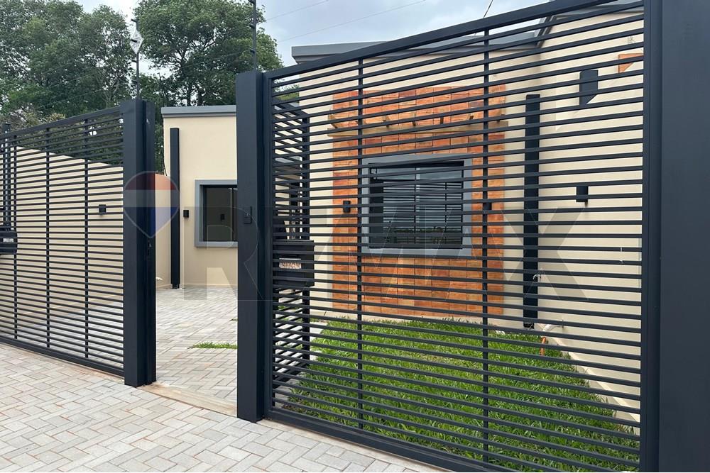 Chalet - Venta - Villa Elisa, Paraguay — foto 2