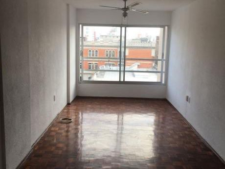 A Pasos Plaza Bomberos, Piso Alto, Vivienda U Oficina