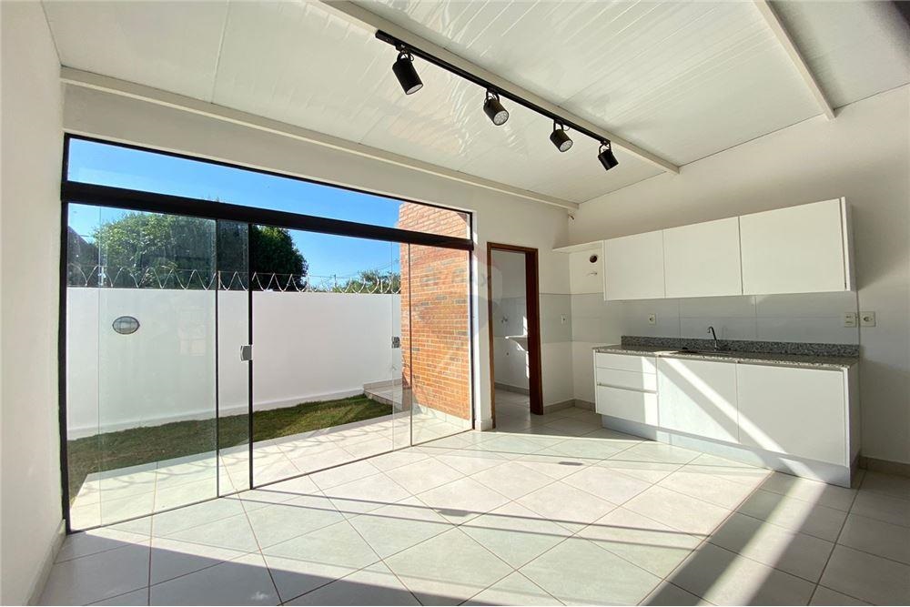 chalet a estrenar Bº Laurelty — foto 2